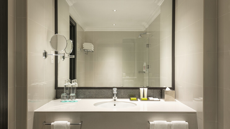 Le Meridien Mina Seyahi Beach Resort & Waterpark